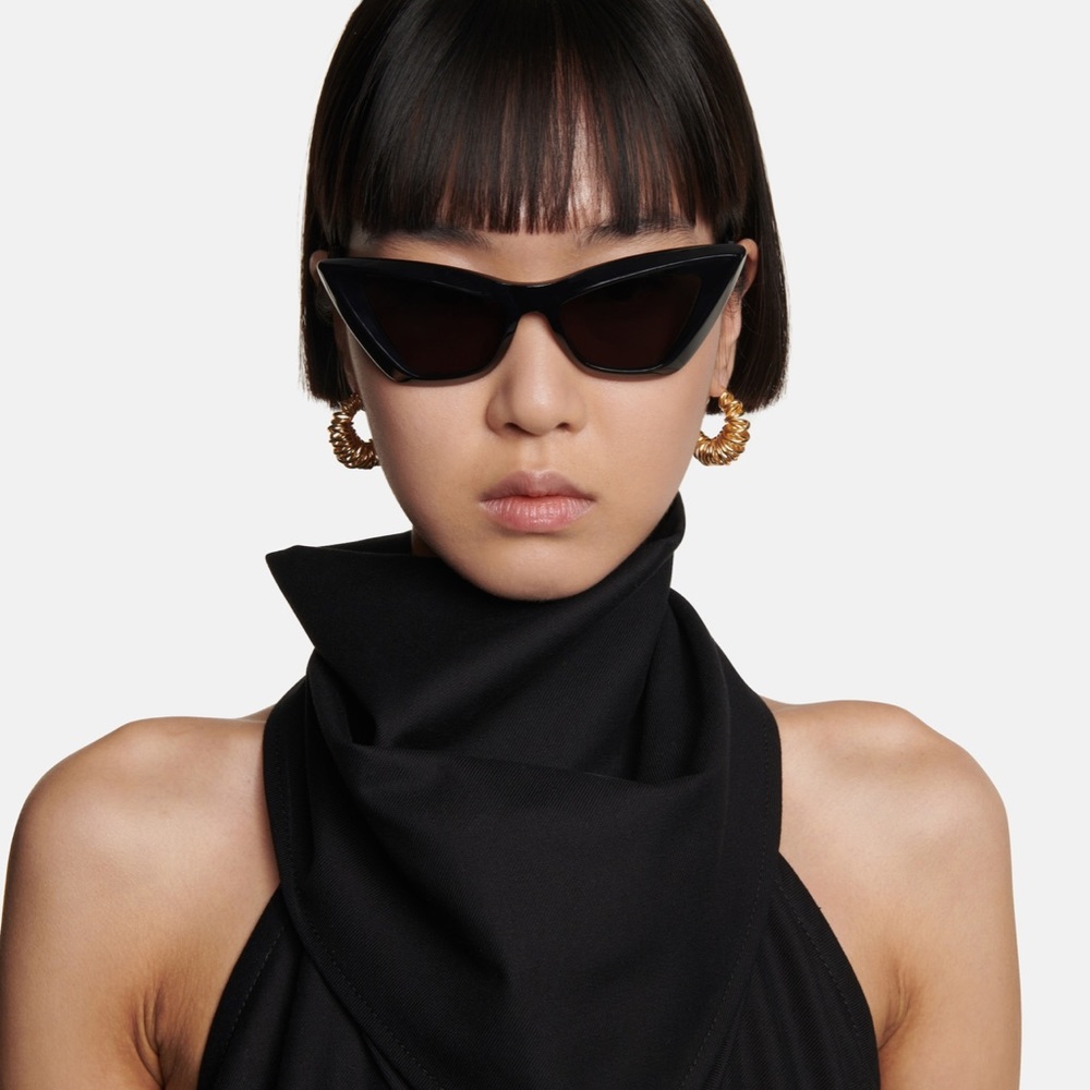 Bottega Veneta acetate cat eye sunglasses black